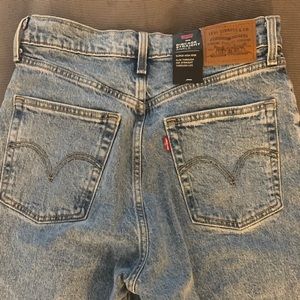 Levi’s Ribcage straight ankle jeans